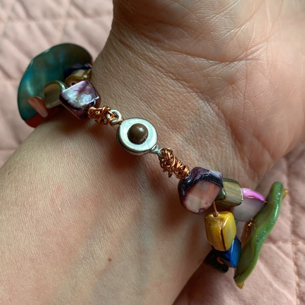 Colorful Shell Bracelet - Picture 5 of 6